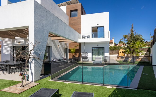 Revente - Villa -
Ciudad Quesada - center