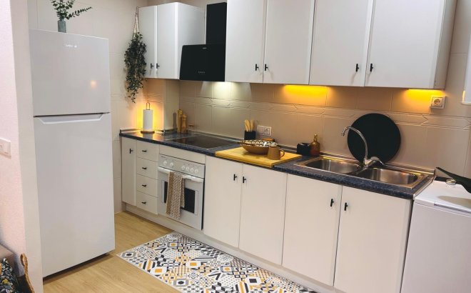 Resale - Apartment -
Torrevieja - Playa de los Locos