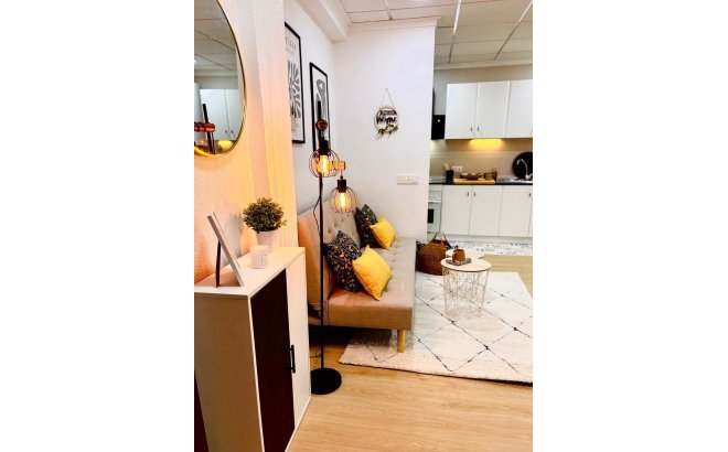 Resale - Apartment -
Torrevieja - Playa de los Locos