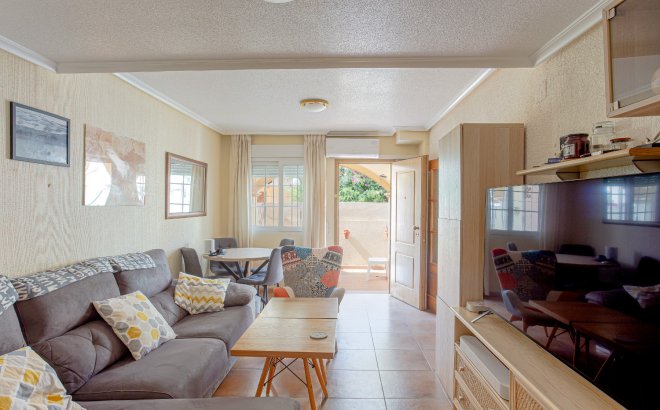 Resale - Villa -
Pilar de la Horadada - Costa Blanca