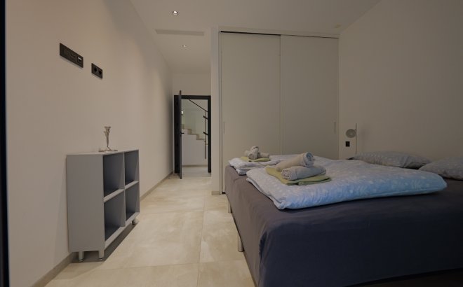 Resale - Villa -
Rojales - Inland