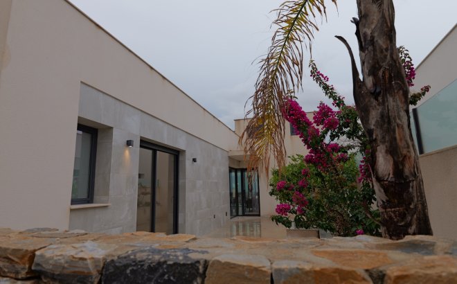 Resale - Villa -
Rojales - Inland