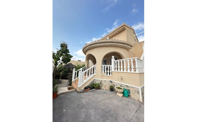 Resale - Villa -
Ciudad Quesada - Costa Blanca Sur