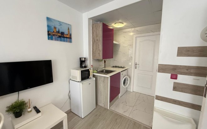 Herverkoop - Appartement -
Torrevieja - Playa del Cura