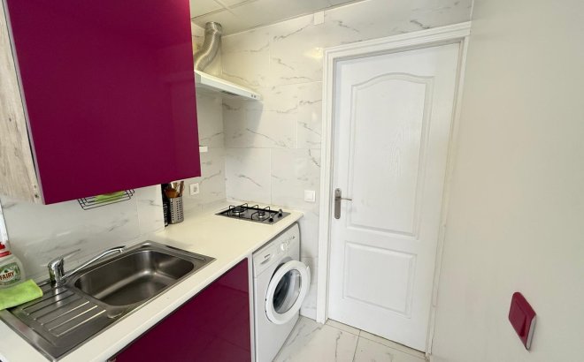 Herverkoop - Appartement -
Torrevieja - Playa del Cura