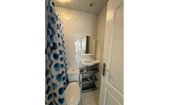 Herverkoop - Appartement -
Torrevieja - Playa del Cura