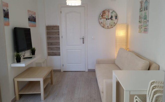 Herverkoop - Appartement -
Torrevieja - Playa del Cura