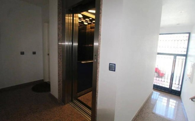 Revente - Appartement -
Torrevieja - Estacion De Autobuses