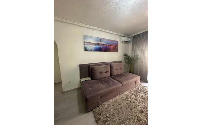 Resale - Apartment -
Torrevieja - Centro