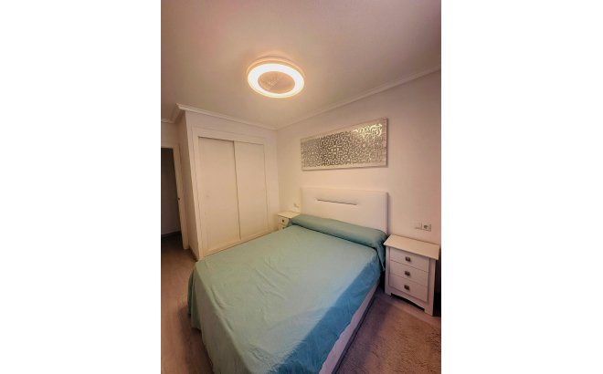 Resale - Apartment -
Torrevieja - Centro