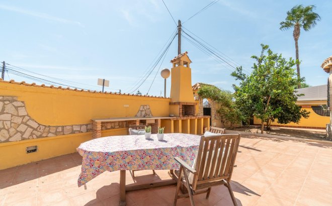 Herverkoop - Villa -
Orihuela Costa - La Florida