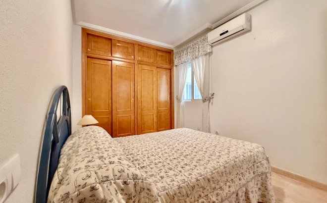 Resale - Apartment -
Torrevieja - Centro