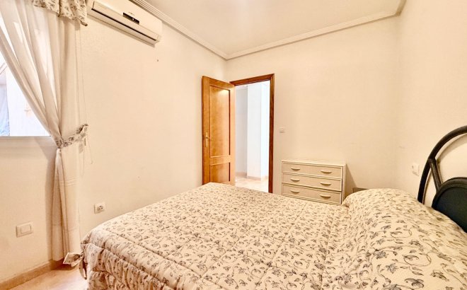 Resale - Apartment -
Torrevieja - Centro