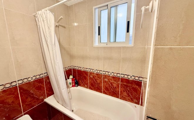 Resale - Apartment -
Torrevieja - Centro