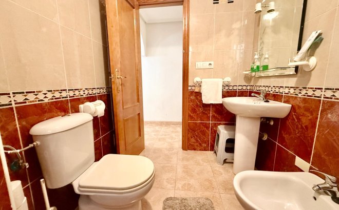 Resale - Apartment -
Torrevieja - Centro