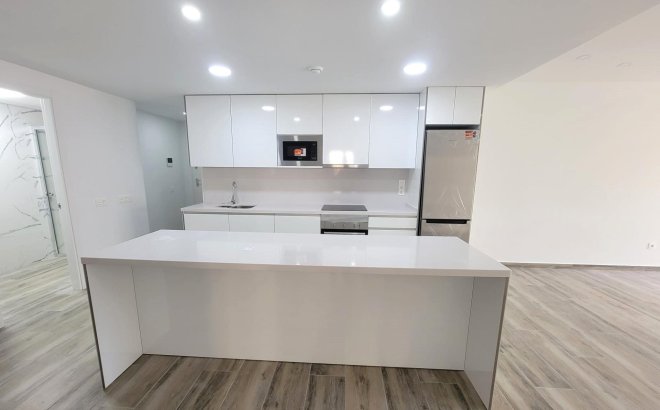 Revente - Appartement -
Torrevieja - Playa del Cura