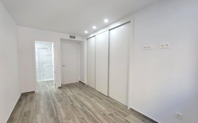 Revente - Appartement -
Torrevieja - Playa del Cura