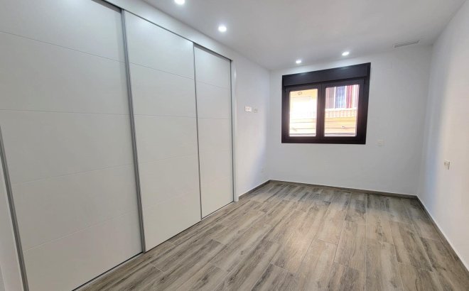 Revente - Appartement -
Torrevieja - Playa del Cura