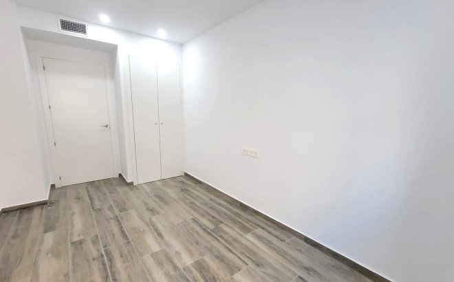 Revente - Appartement -
Torrevieja - Playa del Cura