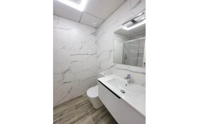 Revente - Appartement -
Torrevieja - Playa del Cura