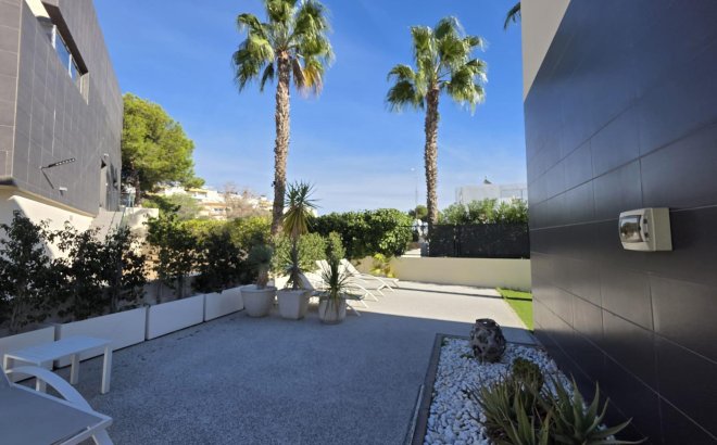 Resale - Villa -
Orihuela Costa - Villamartín