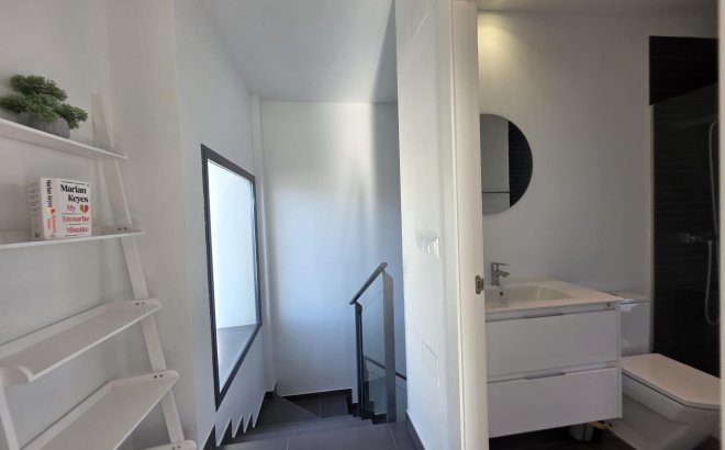 Resale - Villa -
Orihuela Costa - Villamartín