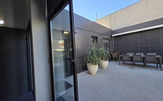 Resale - Villa -
Orihuela Costa - Villamartín