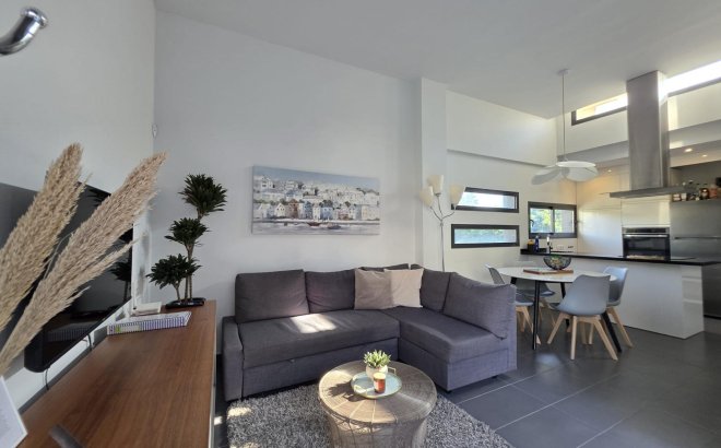 Resale - Villa -
Orihuela Costa - Villamartín