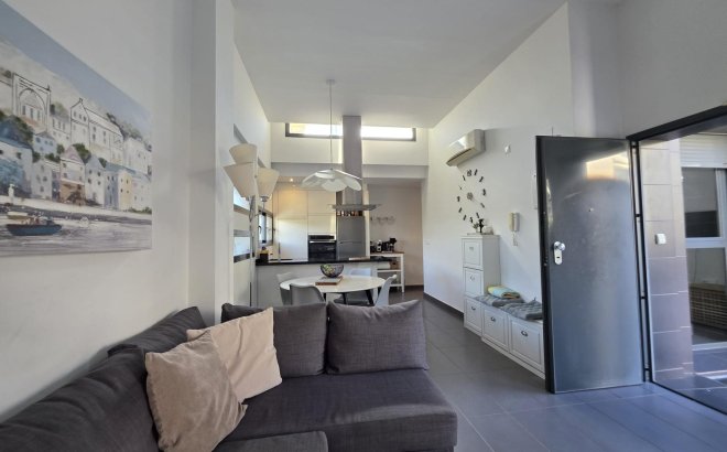 Resale - Villa -
Orihuela Costa - Villamartín