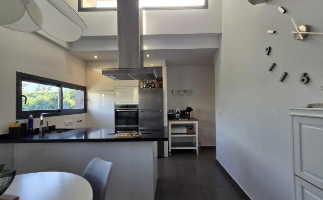 Resale - Villa -
Orihuela Costa - Villamartín