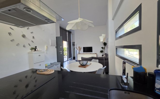 Resale - Villa -
Orihuela Costa - Villamartín