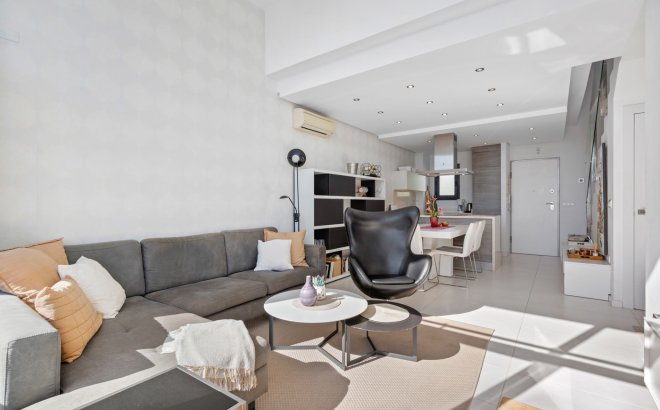 Resale - Bungalow -
Torrevieja - Costa Blanca