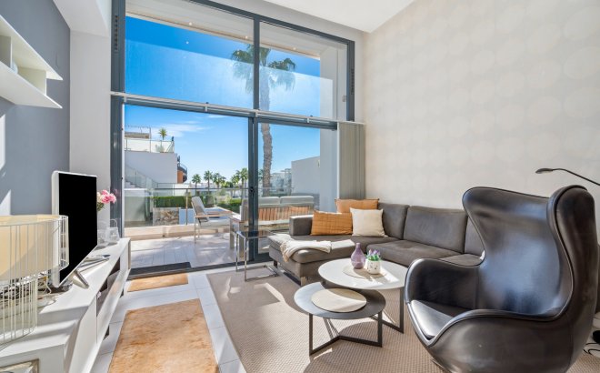 Resale - Bungalow -
Torrevieja - Costa Blanca