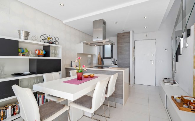 Resale - Bungalow -
Torrevieja - Costa Blanca