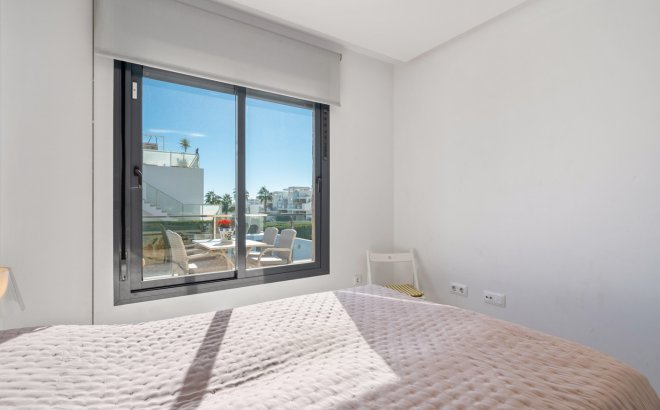 Resale - Bungalow -
Torrevieja - Costa Blanca