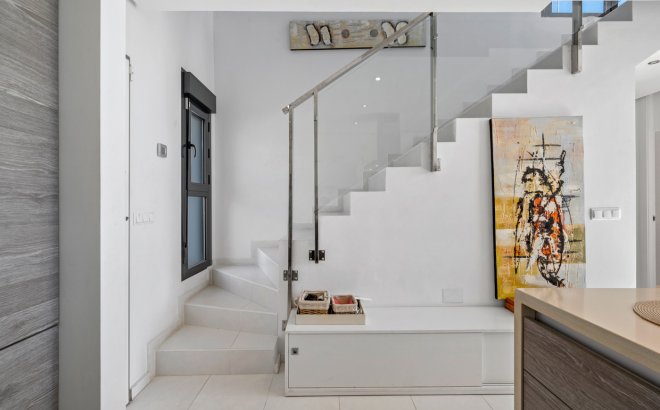 Resale - Bungalow -
Torrevieja - Costa Blanca