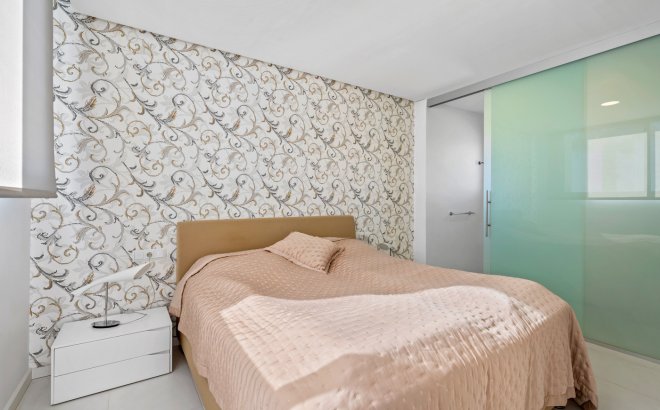 Resale - Bungalow -
Torrevieja - Costa Blanca