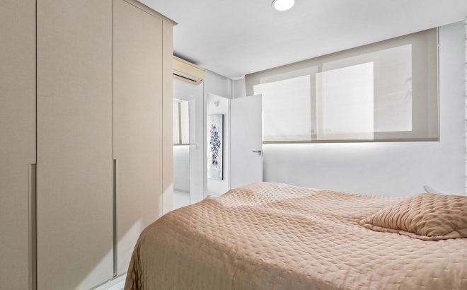 Resale - Bungalow -
Torrevieja - Costa Blanca