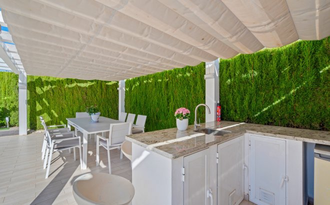 Resale - Bungalow -
Torrevieja - Costa Blanca