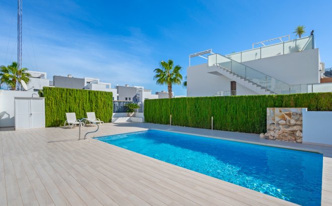 Resale - Bungalow -
Torrevieja - Costa Blanca