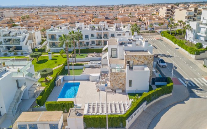 Resale - Bungalow -
Torrevieja - Costa Blanca