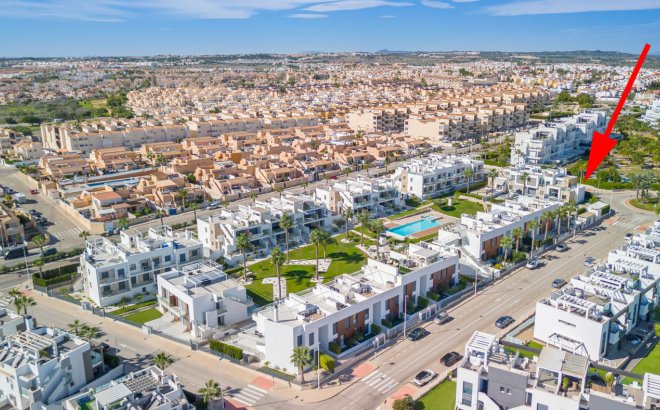 Resale - Bungalow -
Torrevieja - Costa Blanca