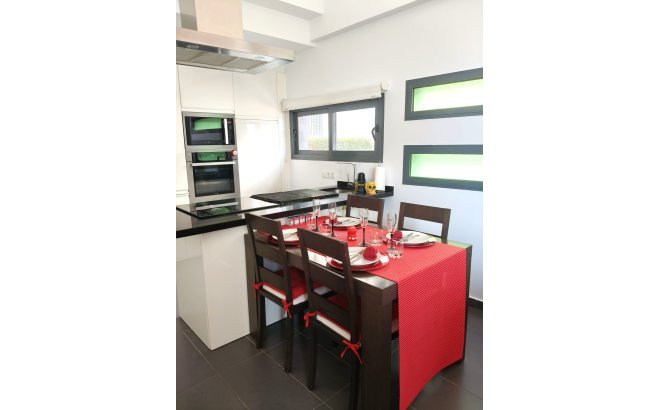 Revente - Town House -
Villamartin - Costa Blanca