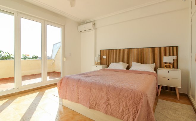 Resale - Penthouse -
Punta Prima - Costa Blanca