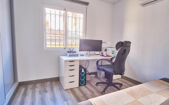 Herverkoop - Villa -
Los Montesinos - Costa Blanca