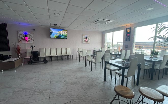 Herverkoop - Commercial -
Torrevieja - Costa Blanca