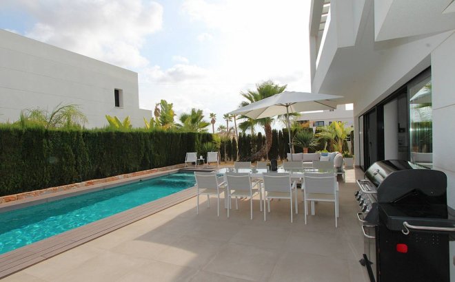 Revente - Villa -
Rojales - Inland