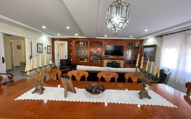 Resale - Villa -
Orihuela Costa - Costa Blanca