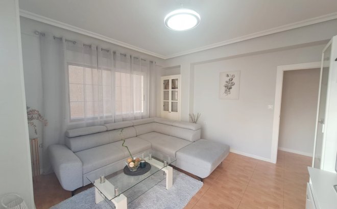 Resale - Apartment -
Torrevieja - Costa Blanca