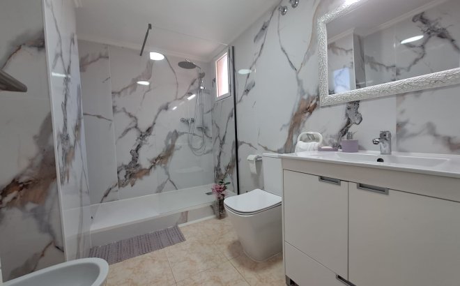 Resale - Apartment -
Torrevieja - Costa Blanca